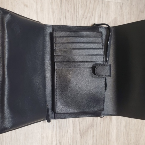 Kate spade crossbody wallet with strap - Picture 2 of 4